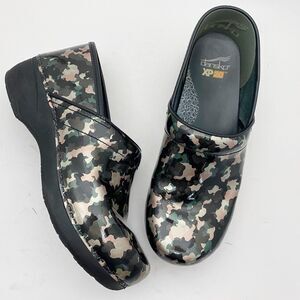 Dansko XP 2.0 Clog 42 Womens‎ 12 Mens 9 Stapled Comfort Camo Nurse Professional